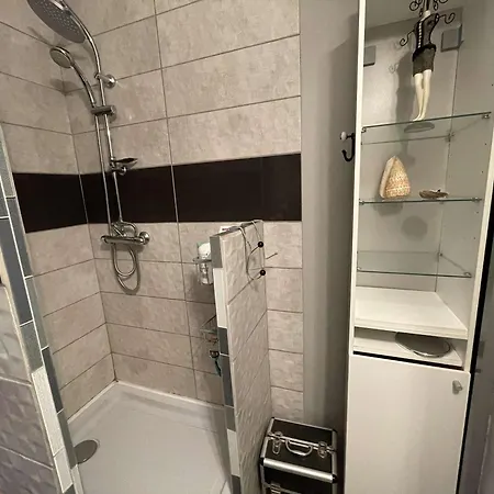 Confortable Avec Terrasse Et Parking A 300m De La - Fr-1-224c-236 Apartman