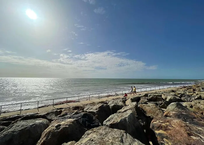 Confortable Avec Terrasse Et Parking A 300m De La - Fr-1-224c-236 * Saint-Hilaire-de-Riez